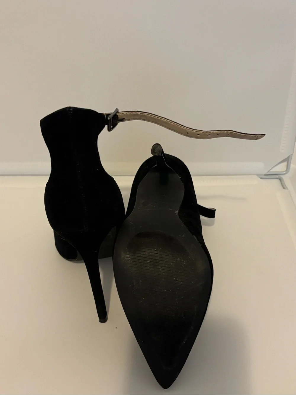 Shoe Republic LA Black Pointed-Toe Ankle-Strap Pumps